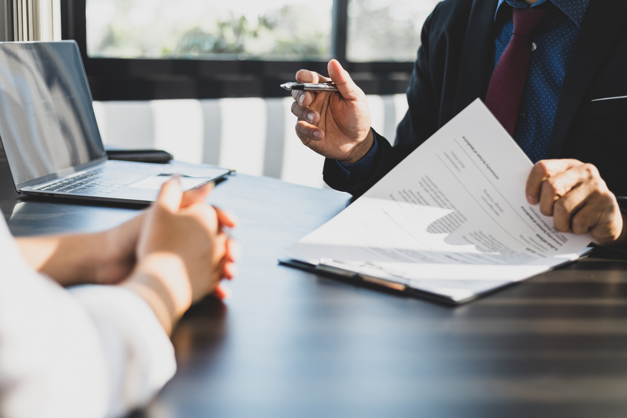 Executor meeting with estate lawyer to manage probate process in NSW